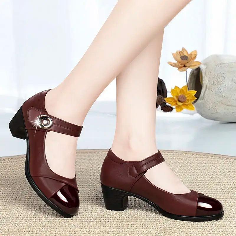 Cresfimix Sapatos Femininos Vinho com Salto Quadrado - Casual e Elegante